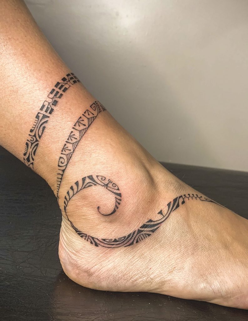 2026 - Photo Miatatau - Tattoo Artist Tahiti Ankle Polynesian Tattoo By Mia Tataau